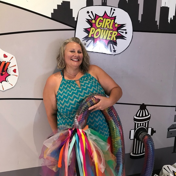 Meet your Posher, Lisa - Picture 3 of 3